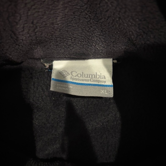 Vintage Columbia Grey and Black Fleece Jacket - Picture 3 of 3